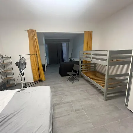 Pied-a-terre A 2 Pas De La Gare D'ajaccio *