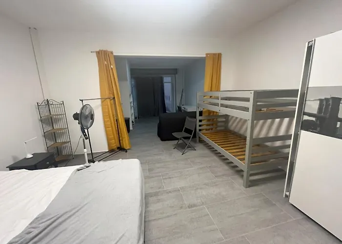 Pied-a-terre A 2 Pas De La Gare D'ajaccio *
